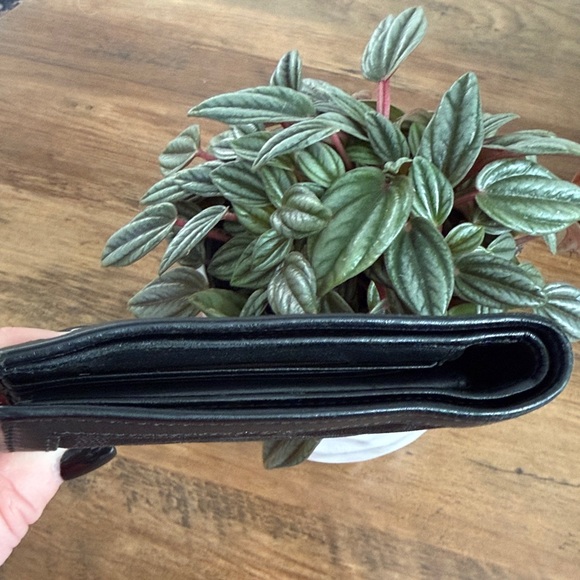 ** FENDI ** zucca canvas Elegant Black Men's Bifold Wallet - Picture 14 of 15